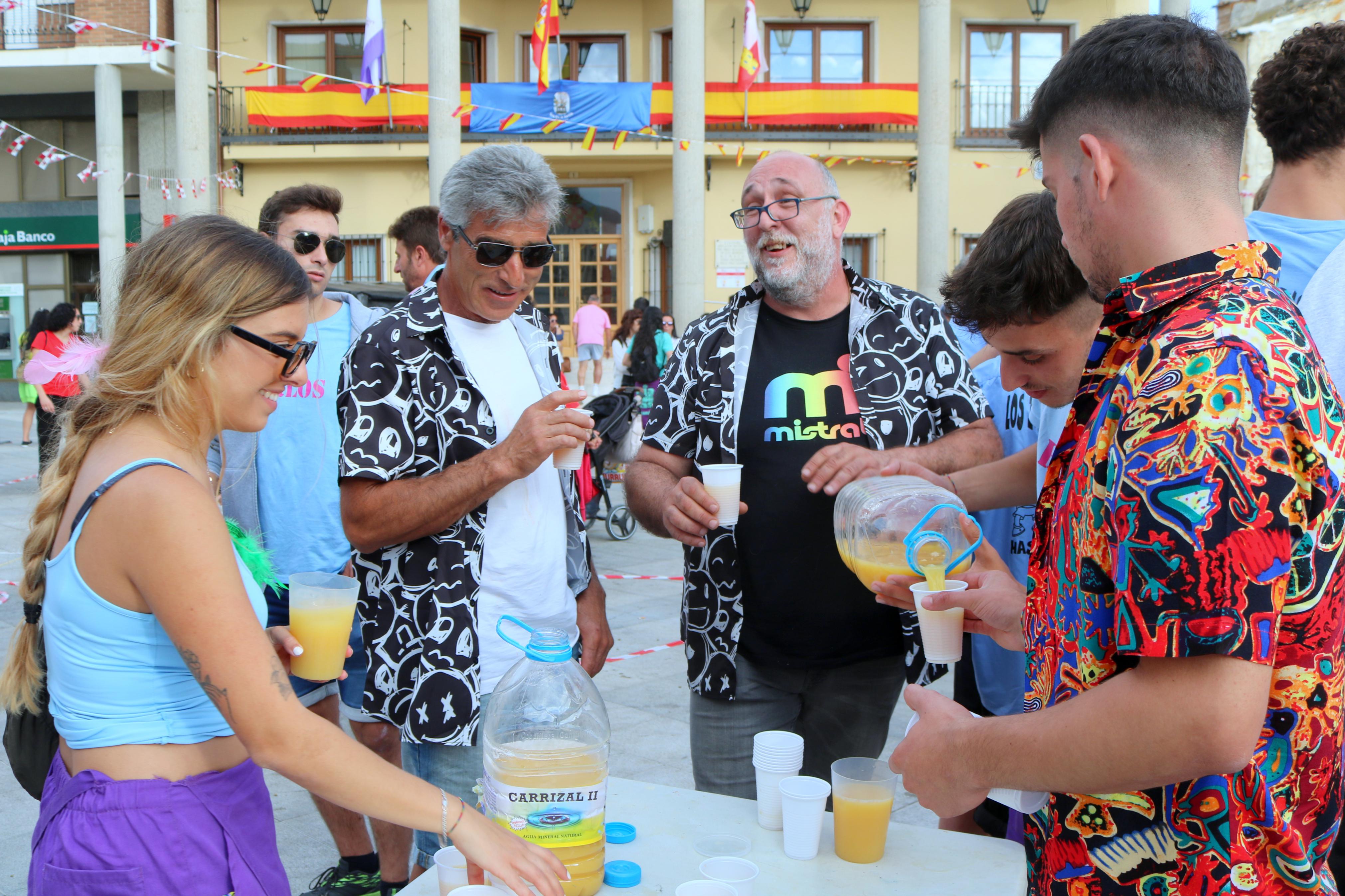 Las peñas protagonizan unas fiestas multitudinarias