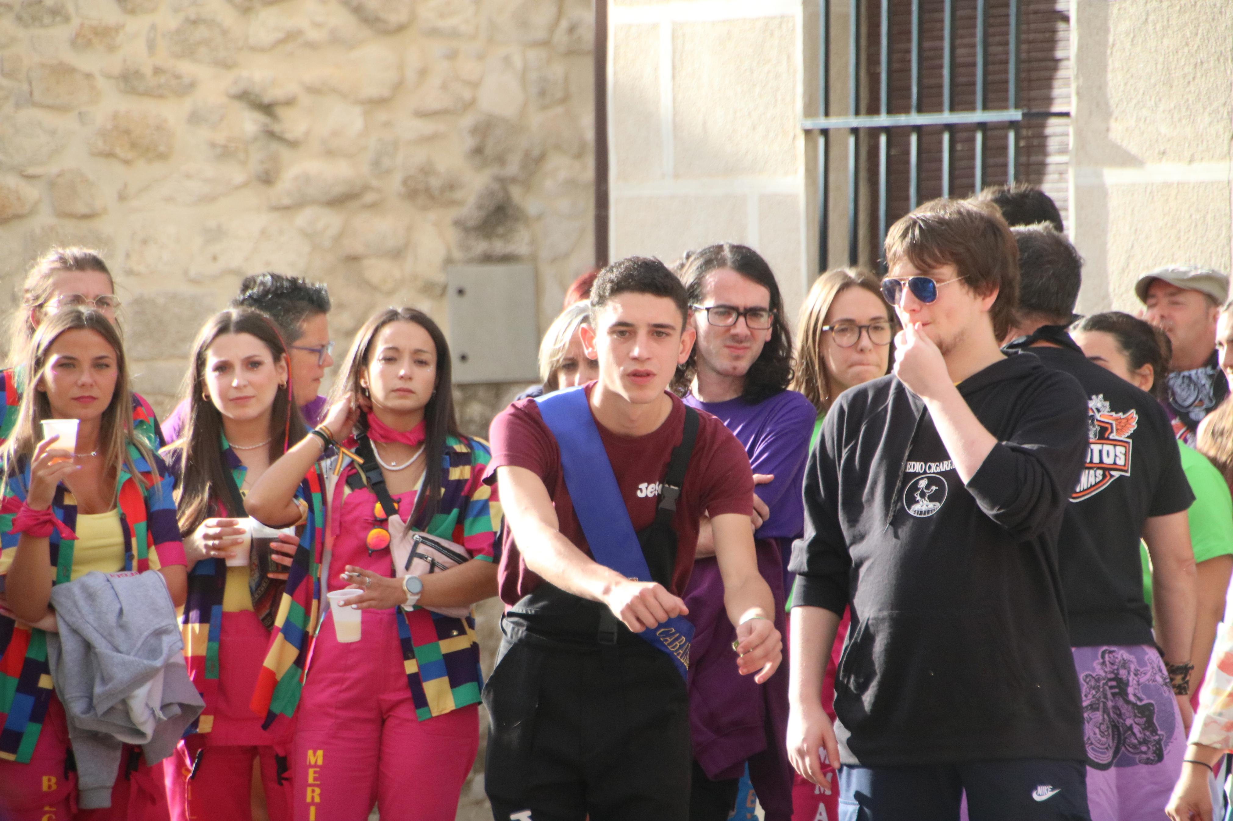 Las peñas protagonizan unas fiestas multitudinarias