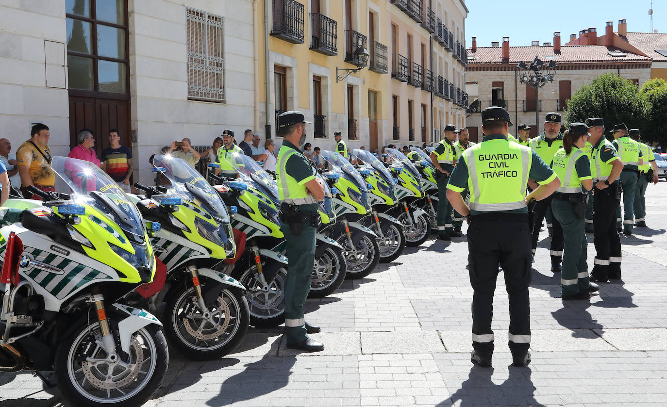 Fotos: La Vuelta a España Femenina hace un guiño a la Catedral de Palencia