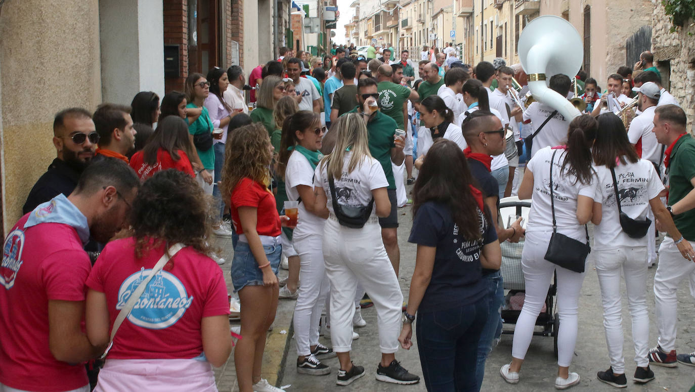 Vermú en las fiestas de Carbonero. 