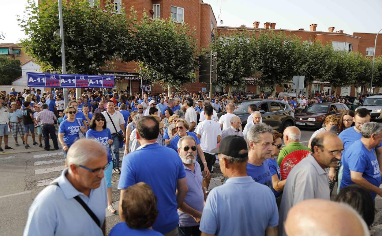 Manifestantes en una de las concentraciones de la PLataforma A11 Pasos. 