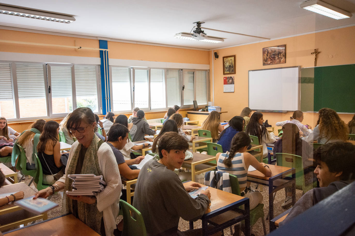 Fotos: Maristas da la bienvenida a los alumnos de ESO y Bachillerato