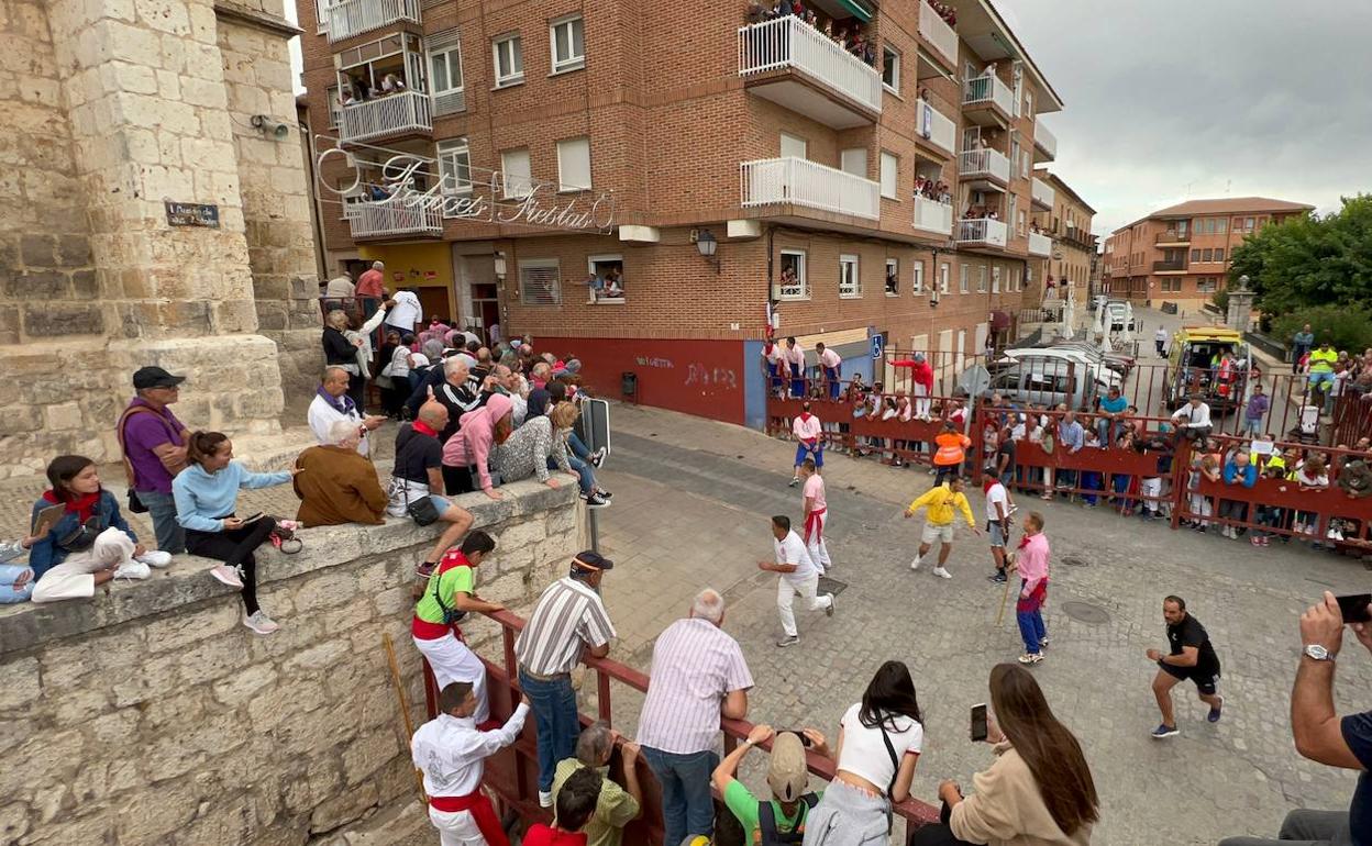 Calle San Antolín durante el Toro de la Vega 