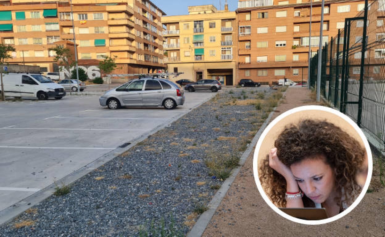 Aparcamiento construido en la cabecera del valle de Tejadilla; en pequeño, Noemí Otero.