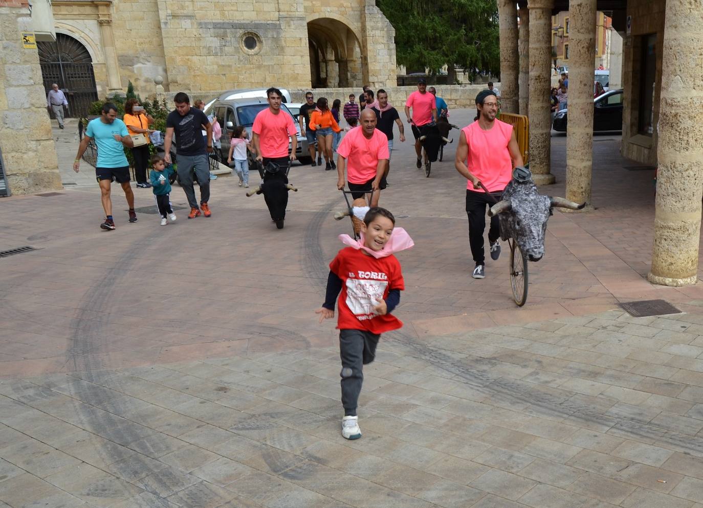 Fotos: Astudillo despide sus fiestas con el día grande de la Cruz