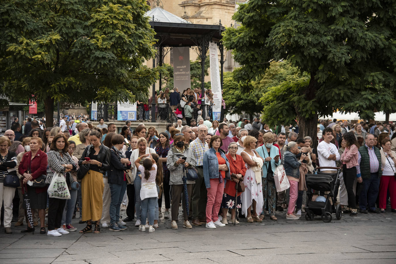 Subida de la patrona de la ciudad a la Catedral de Segovia.