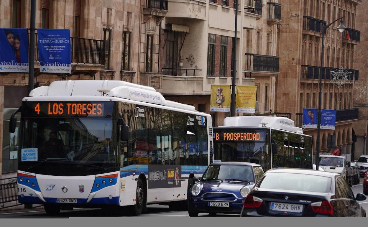 El PSOE también reclama que se adjudique el servicio de autobuses urbanos de Salamanca