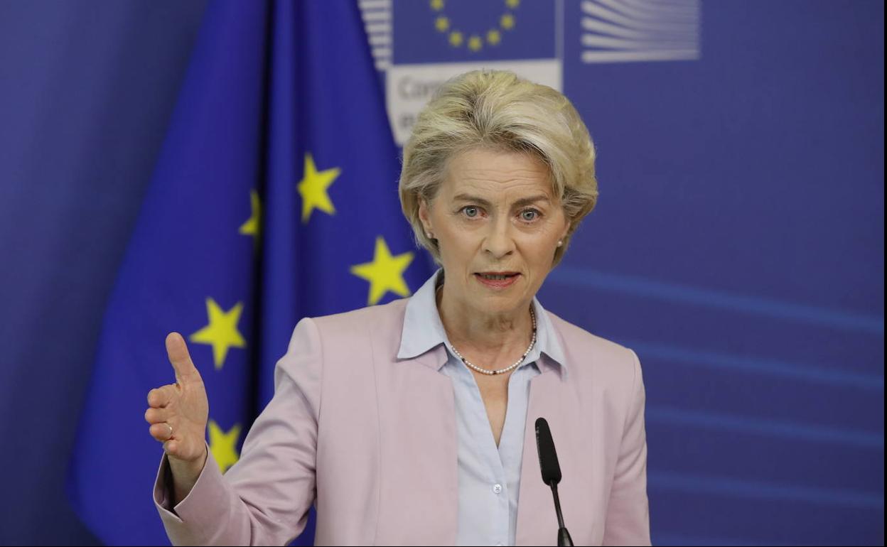 La presidenta de la Comisión Europea, Ursula von der Leyen, este martes en una rueda de prensa.