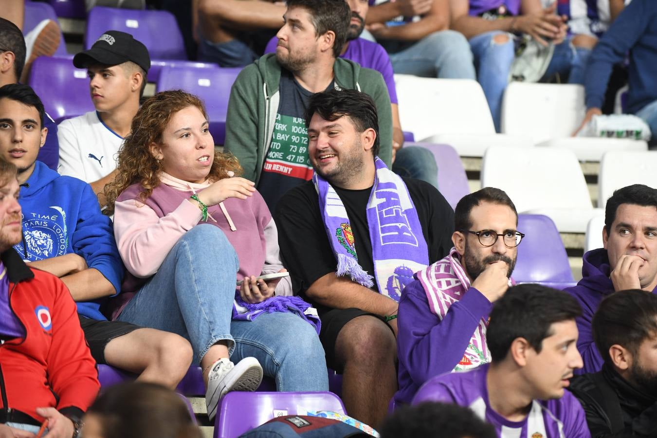 Fotos: Búscate en las fotos de la grada del Real Valladolid-Cádiz (1/4)