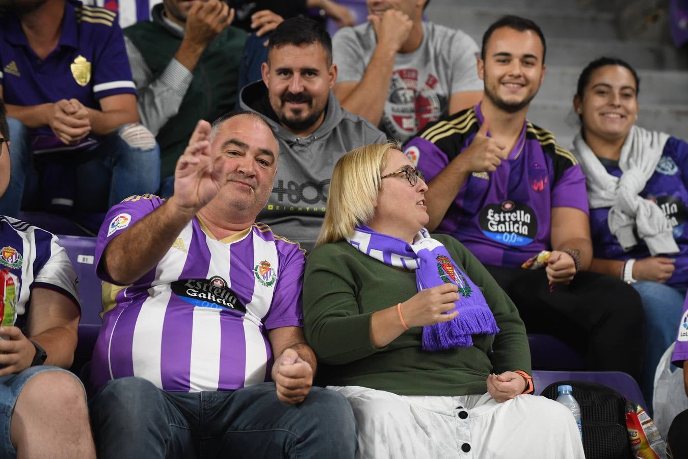 Fotos: Búscate en las fotos de la grada del Real Valladolid-Cádiz (3/4)