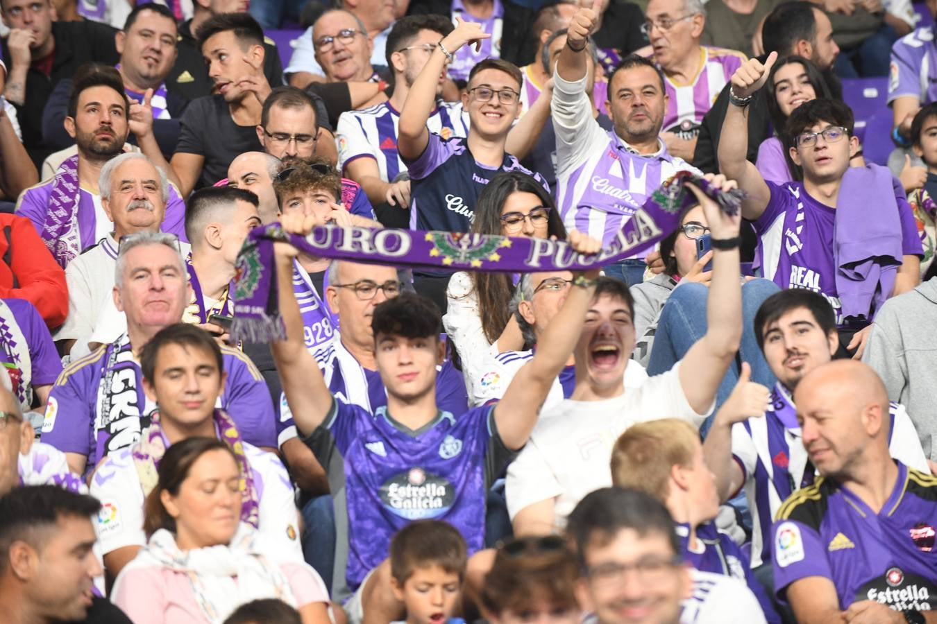 Fotos: Búscate en las fotos de la grada del Real Valladolid-Cádiz (4/4)