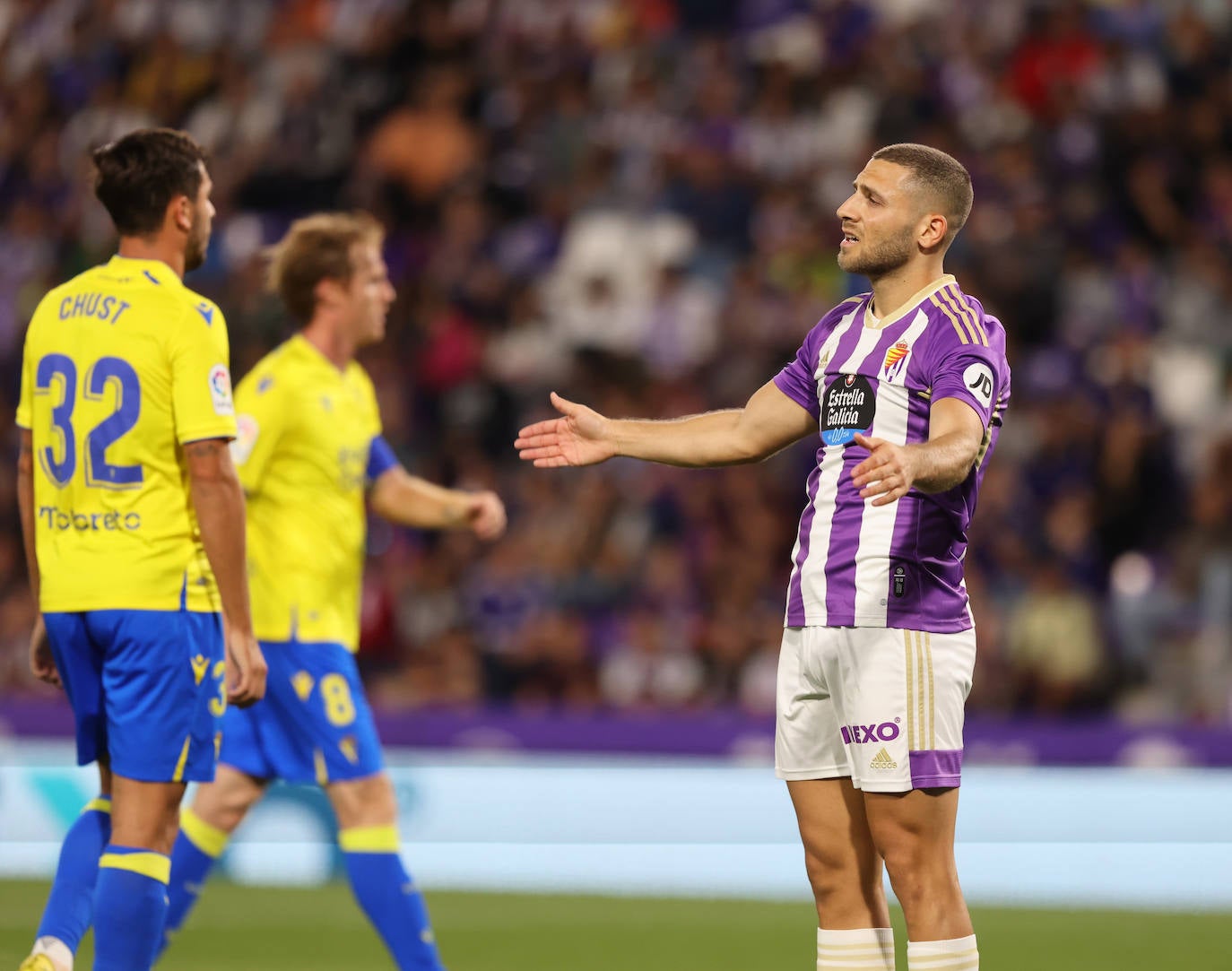 El Real Valladolid cae en casa ante el Cádiz (0-1).