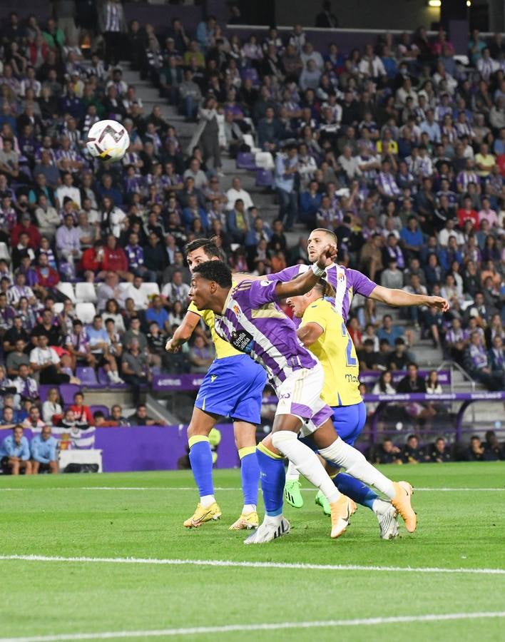 Fotos: Derrota del Real Valladolid ante el Cádiz (1/3)