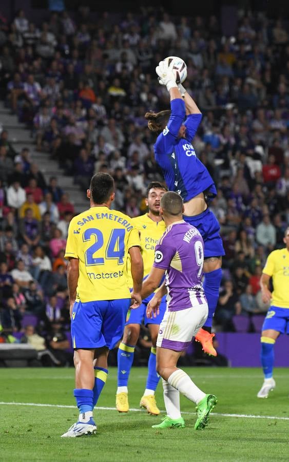 Fotos: Derrota del Real Valladolid ante el Cádiz (1/3)