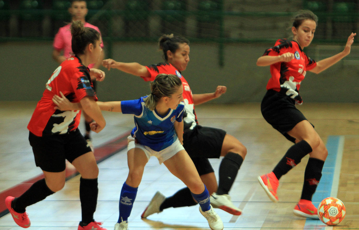 Partido entre el Unami y el Segosala Pinturas Alyvan en el pabellón Pedro Delgado.