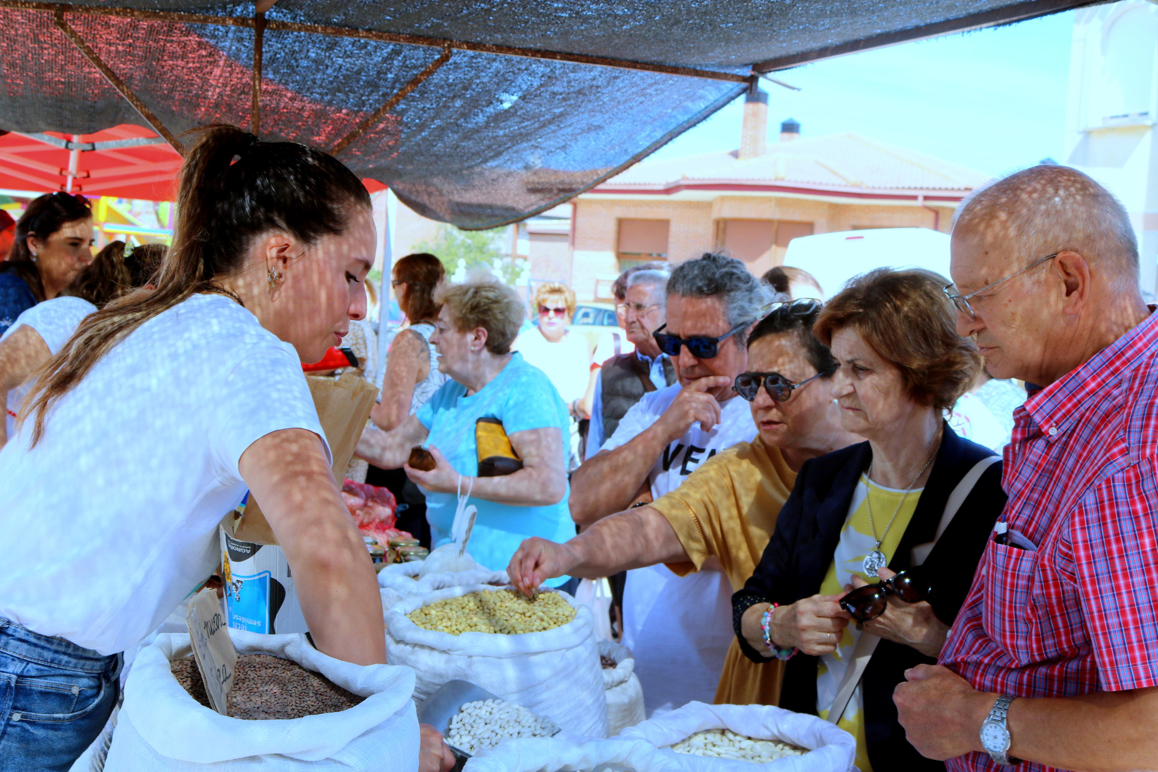 La Feria del Pimiento congregó a numeroso público durante toda la jornada