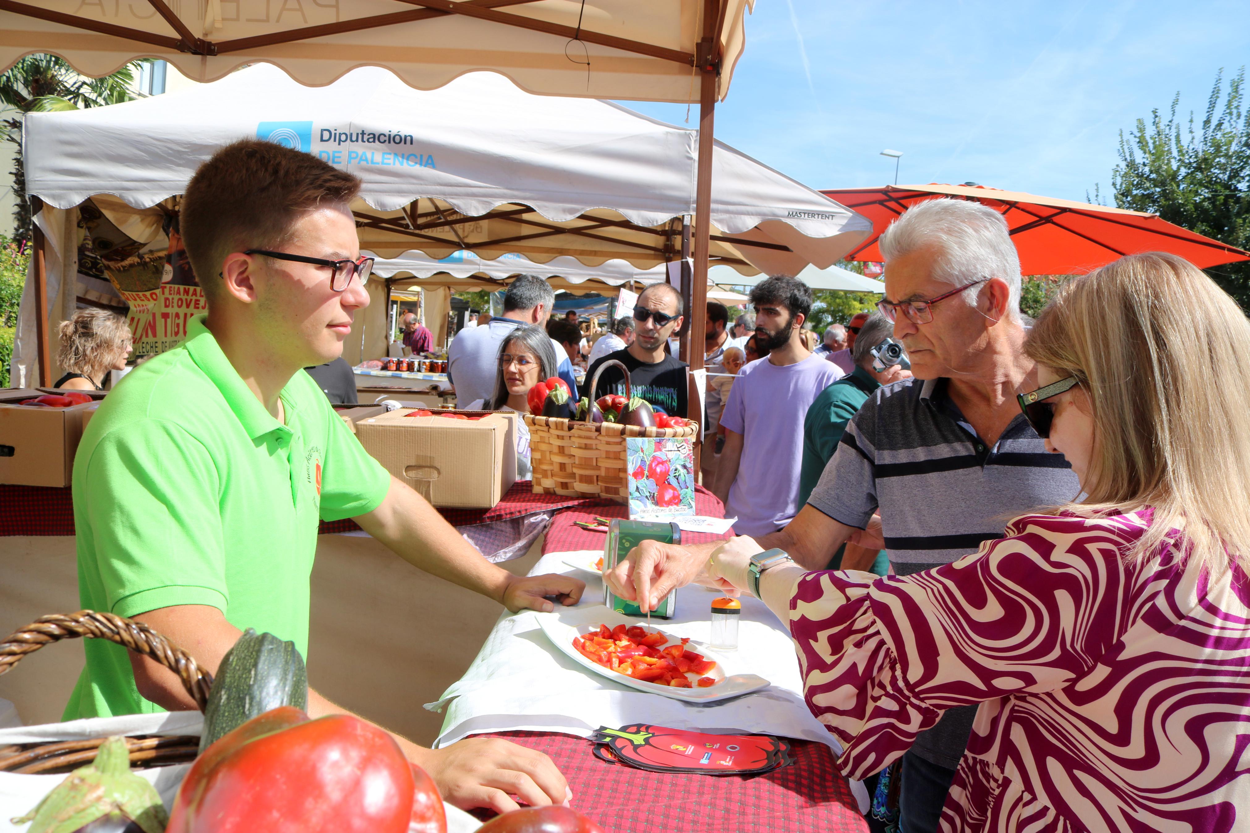 La Feria del Pimiento congregó a numeroso público durante toda la jornada