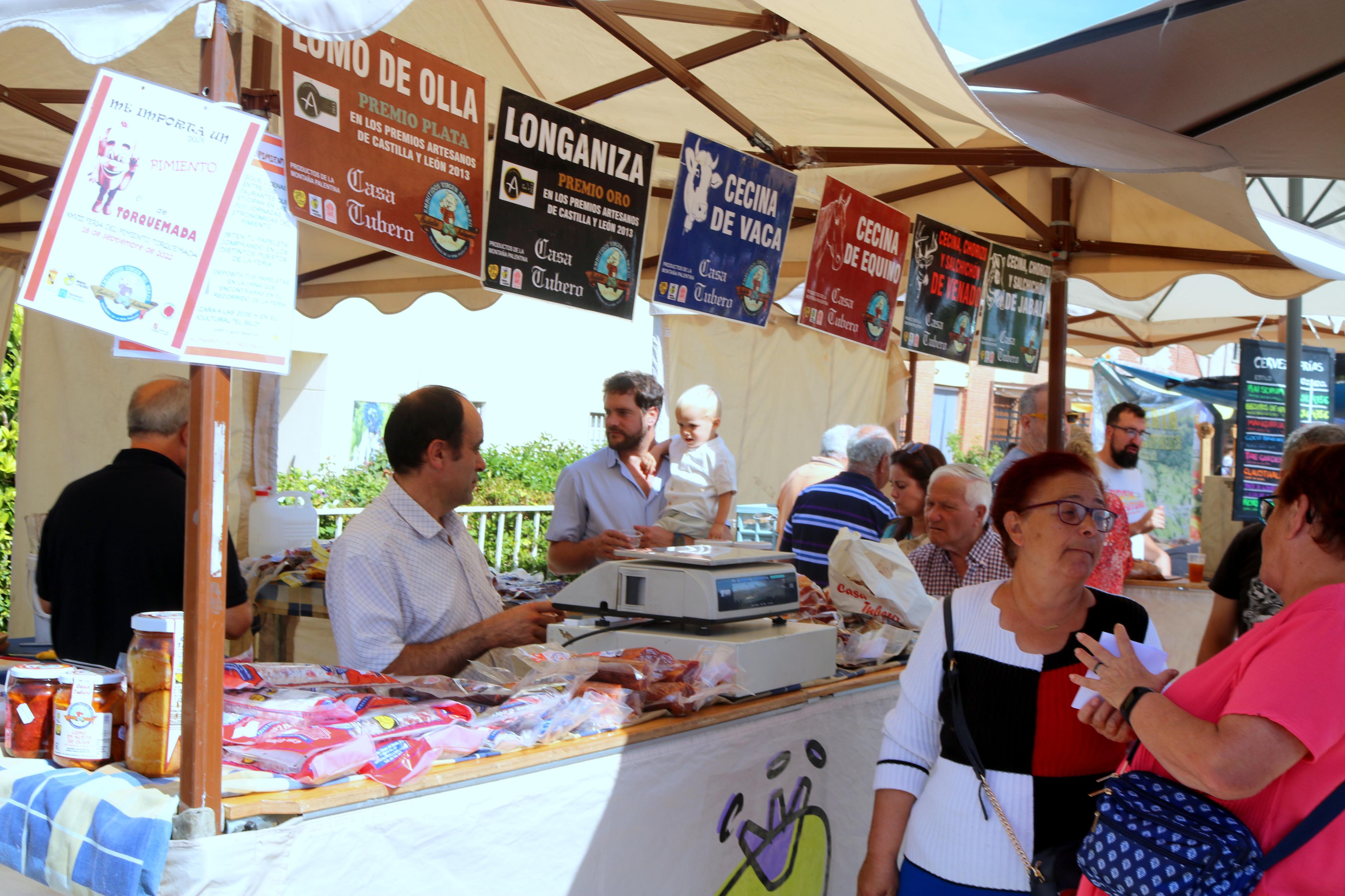 La Feria del Pimiento congregó a numeroso público durante toda la jornada