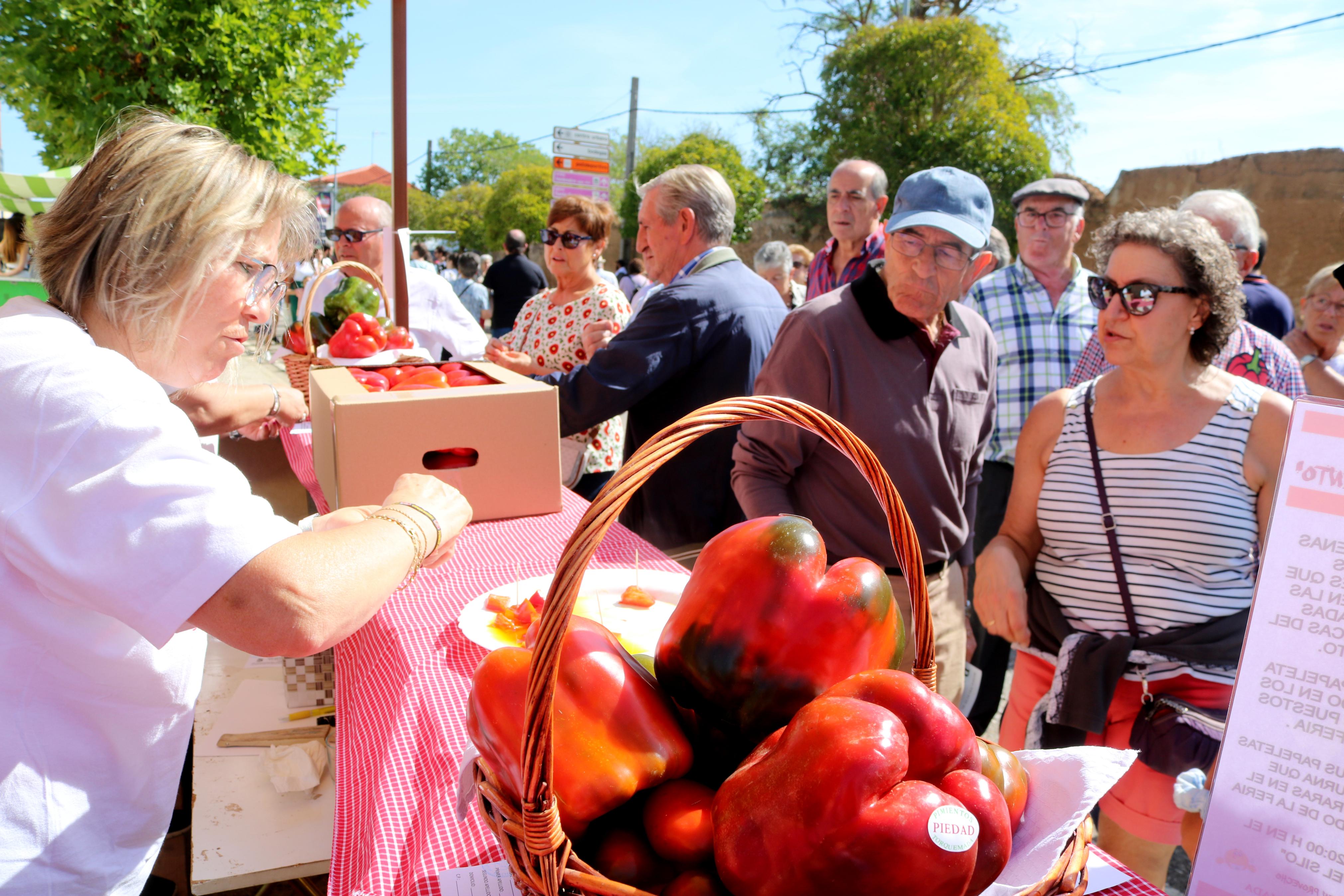 La Feria del Pimiento congregó a numeroso público durante toda la jornada