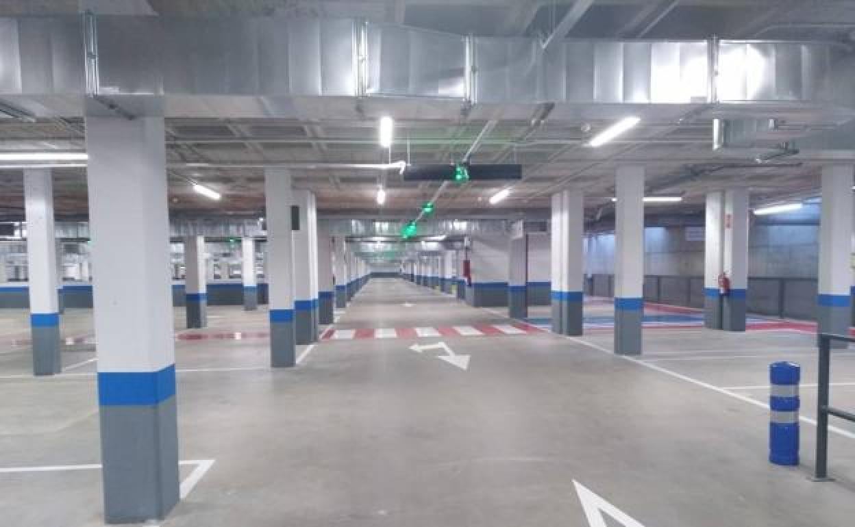 Interior del parking del nuevo Hospital de Salamanca.