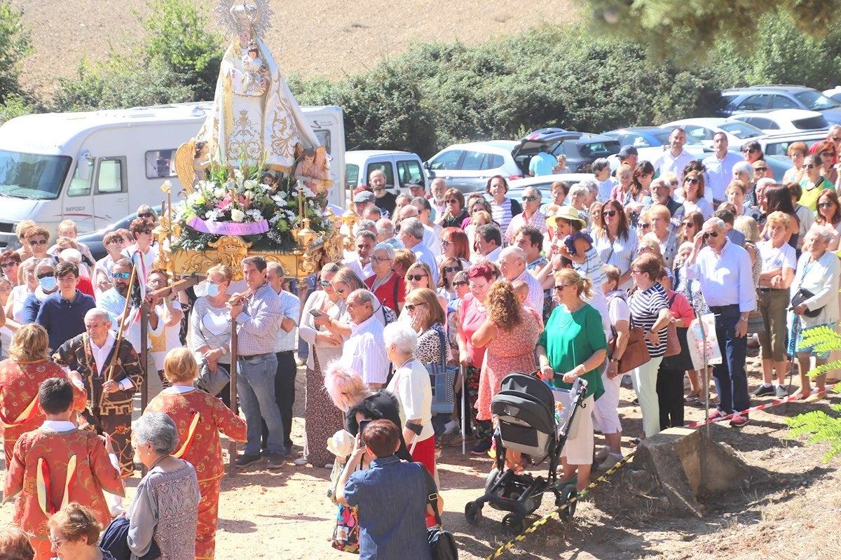 Torquemada se vuelca con la Virgen de Valdesalce en una romería multitudinaria