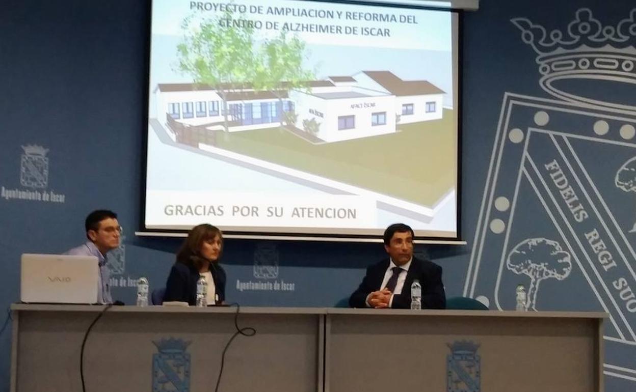 Presentación del nuevo centro de la asociación de Alzhéimer de Íscar.