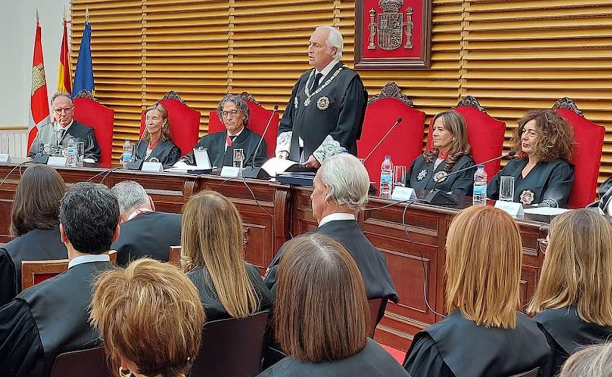 El presidente del TSJ, José Luis Concepción, se dirige a los asistentes en la apertura del año judicial. 