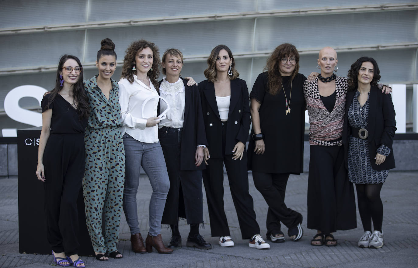 Isabel Coixet junto a la productora y las actrices protagonistas de 'El techo amarillo'.