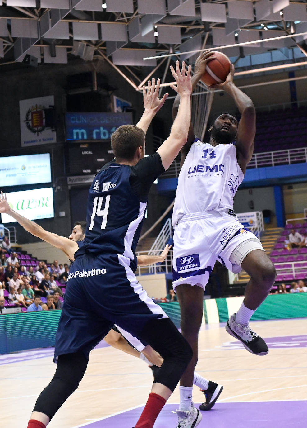 Fotos: El partido entre el Pucela Basket y el Zunder Palencia