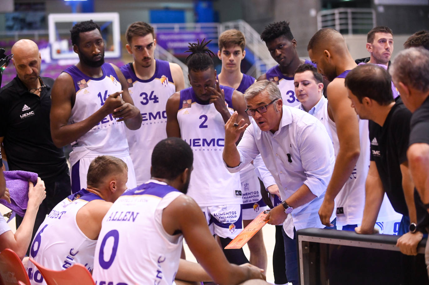 Fotos: El partido entre el Pucela Basket y el Zunder Palencia