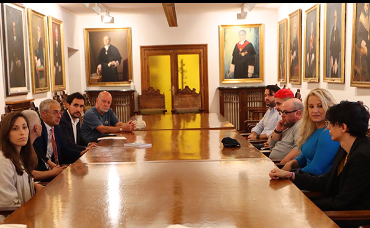 Participantes en la reunión. 