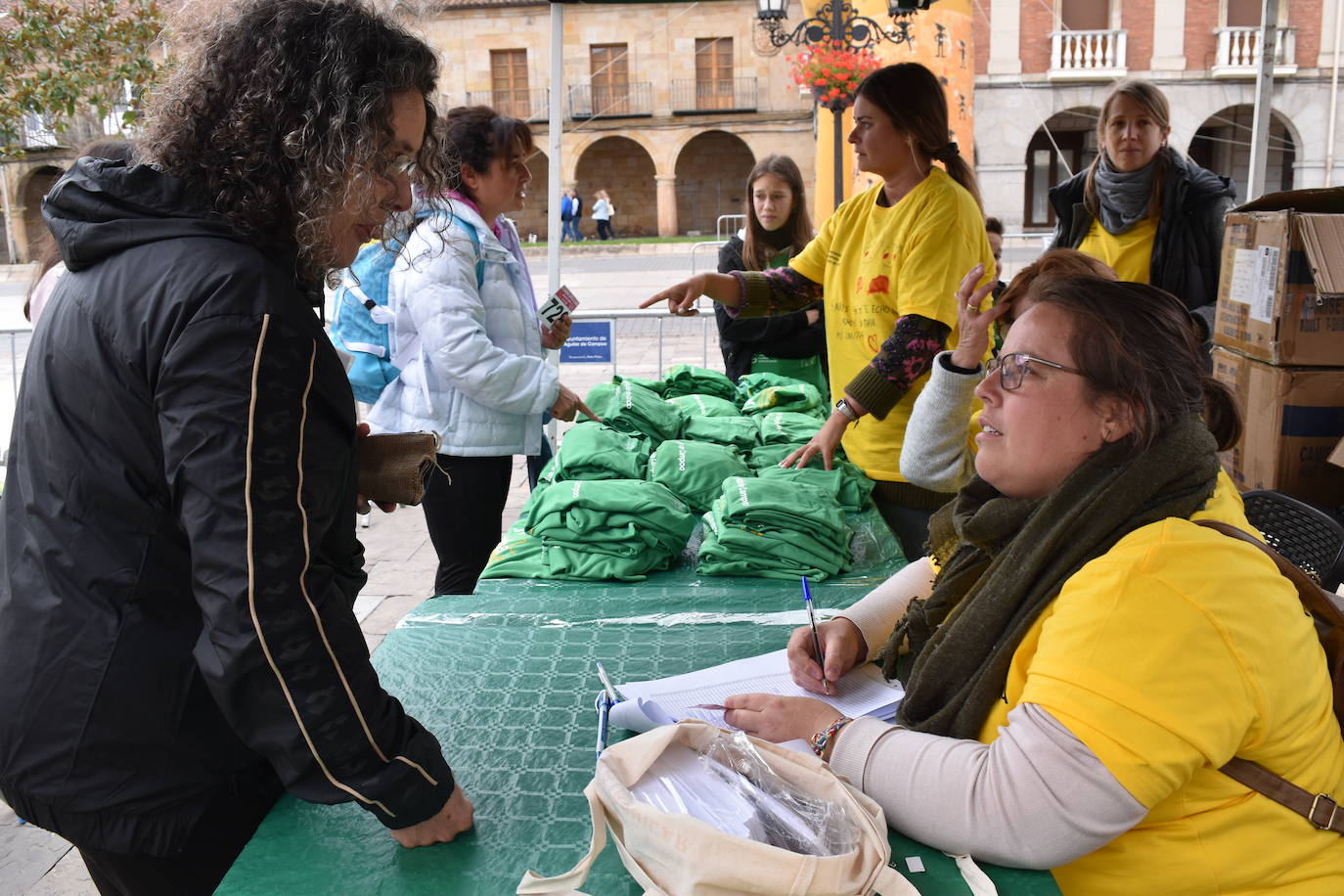Fotos: Aguilar de Campoo se mueve contra el cáncer