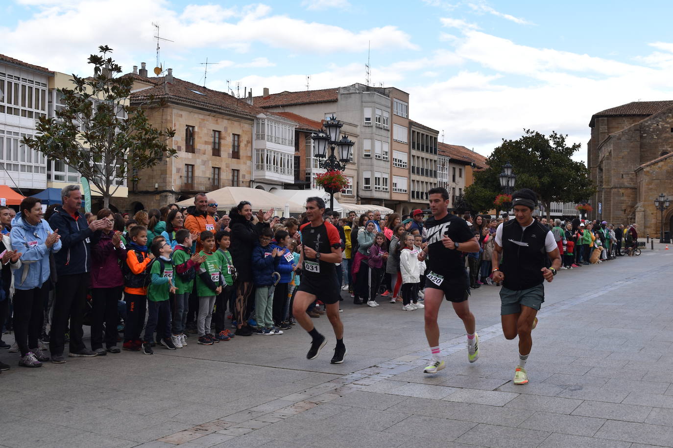 Fotos: Aguilar de Campoo se mueve contra el cáncer