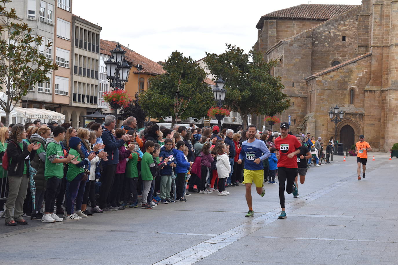 Fotos: Aguilar de Campoo se mueve contra el cáncer