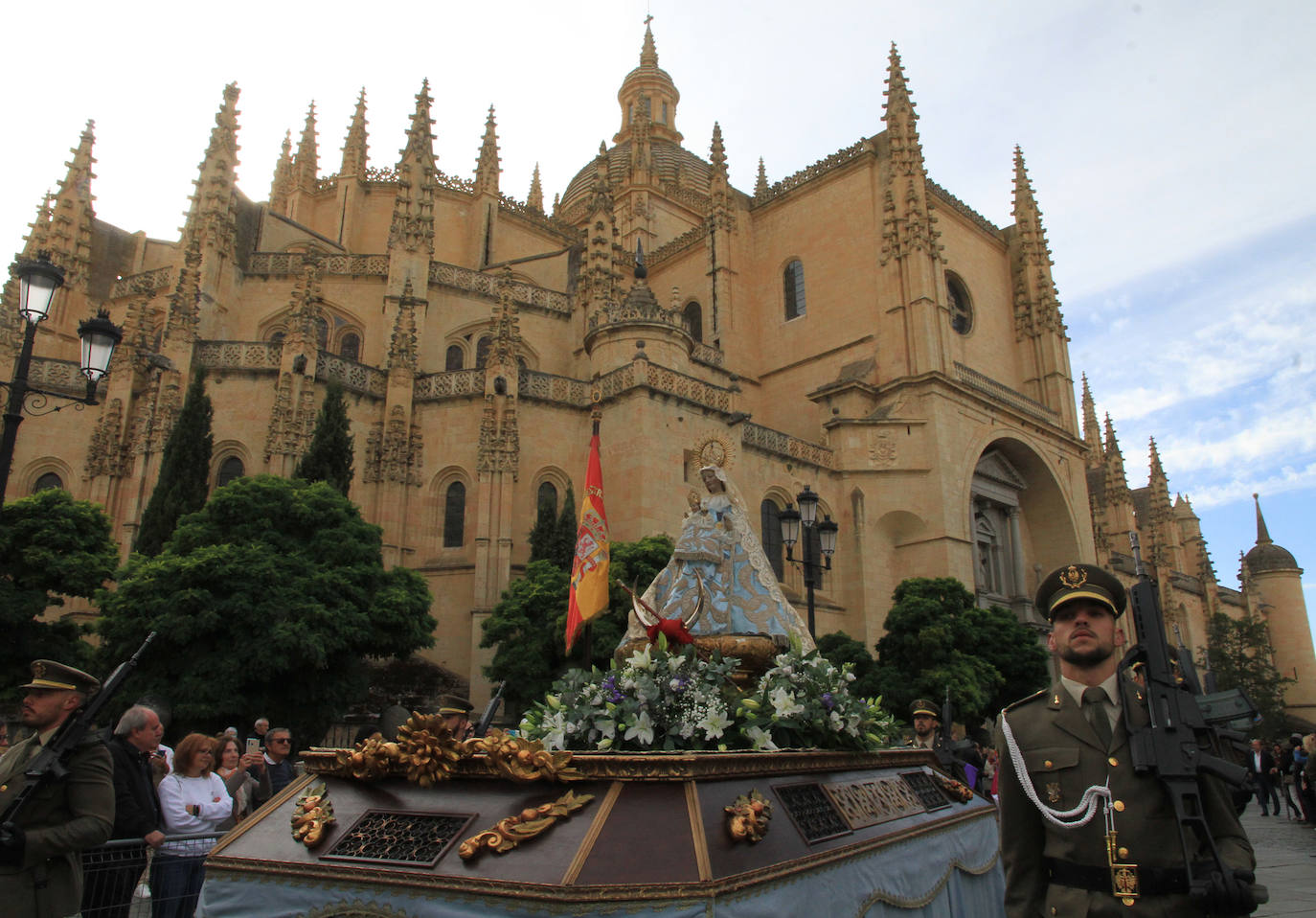 Bajada de la Virgen de la Fuencisla, desde la Catedral hasta su santuario.