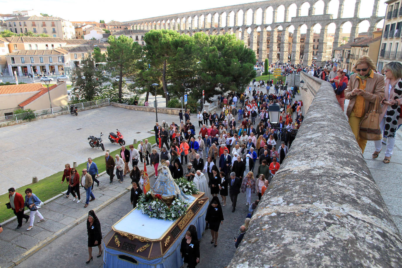 Bajada de la Virgen de la Fuencisla, desde la Catedral hasta su santuario.