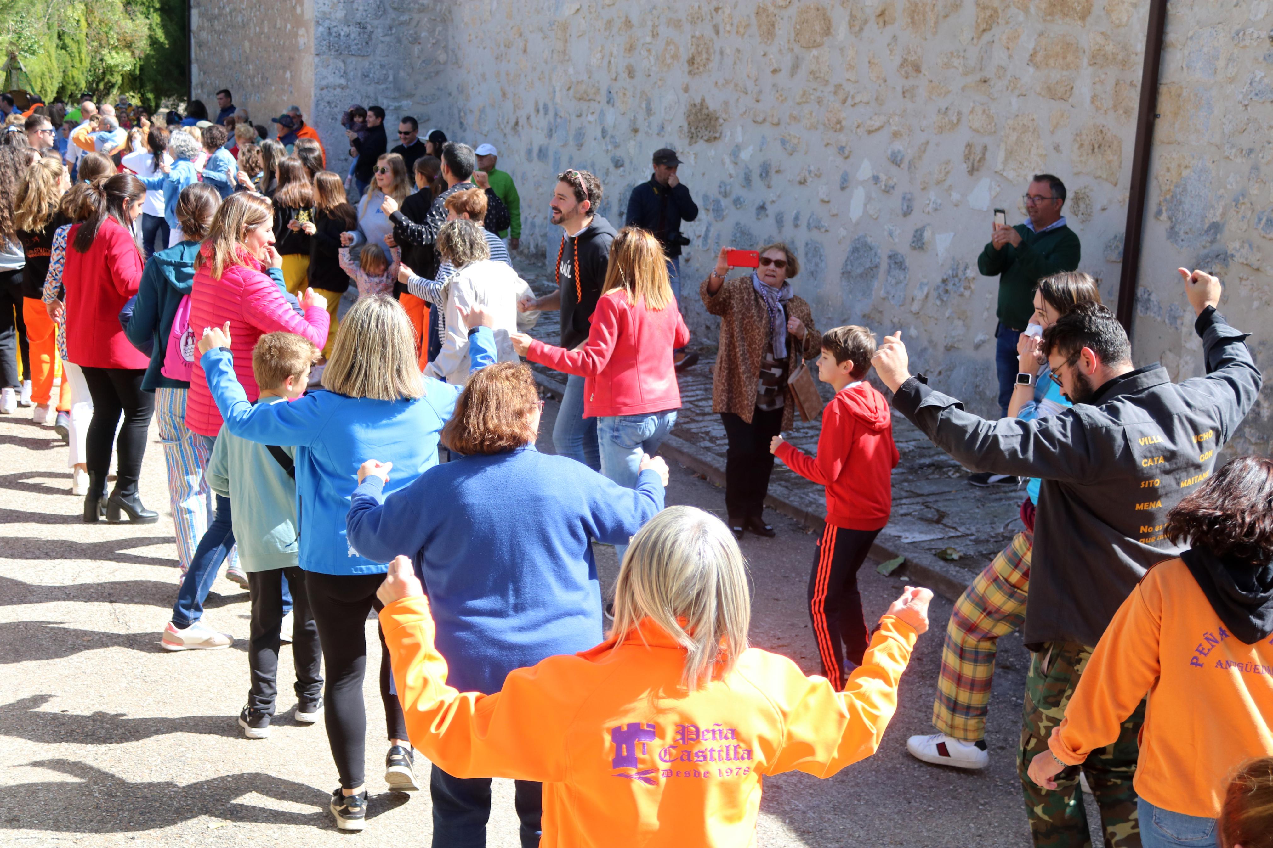 Numerosos cofrades y devotos se reunieron para celebrar la fiesta de Nuestra Señora de Garón