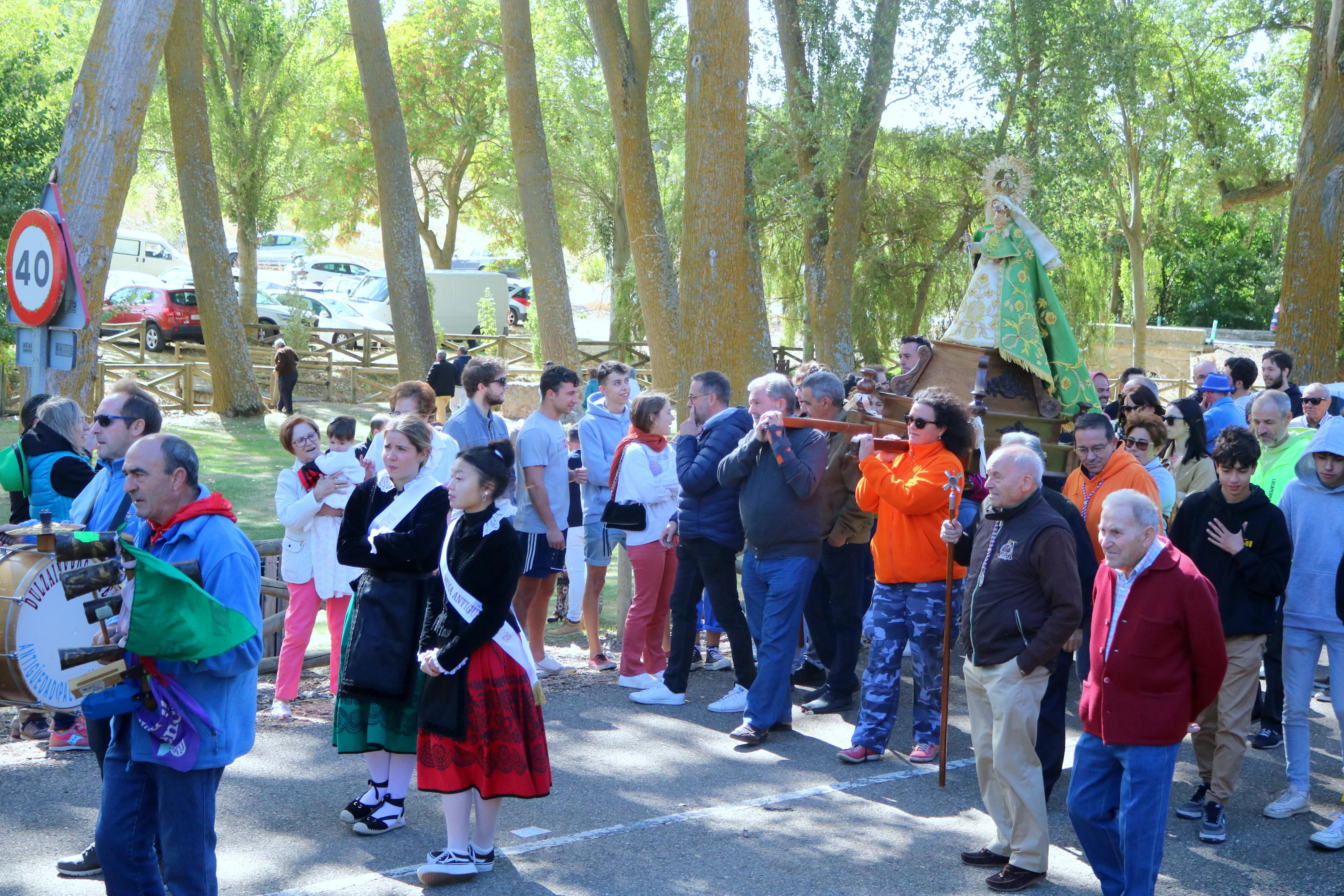 Numerosos cofrades y devotos se reunieron para celebrar la fiesta de Nuestra Señora de Garón