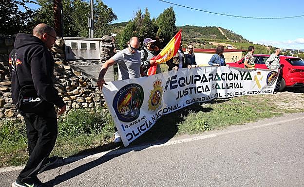 Protesta para pedir la equiparación salarial del personal de los Cuerpos y Fuerzas de Seguridad del Estado con las policías autonómicas.