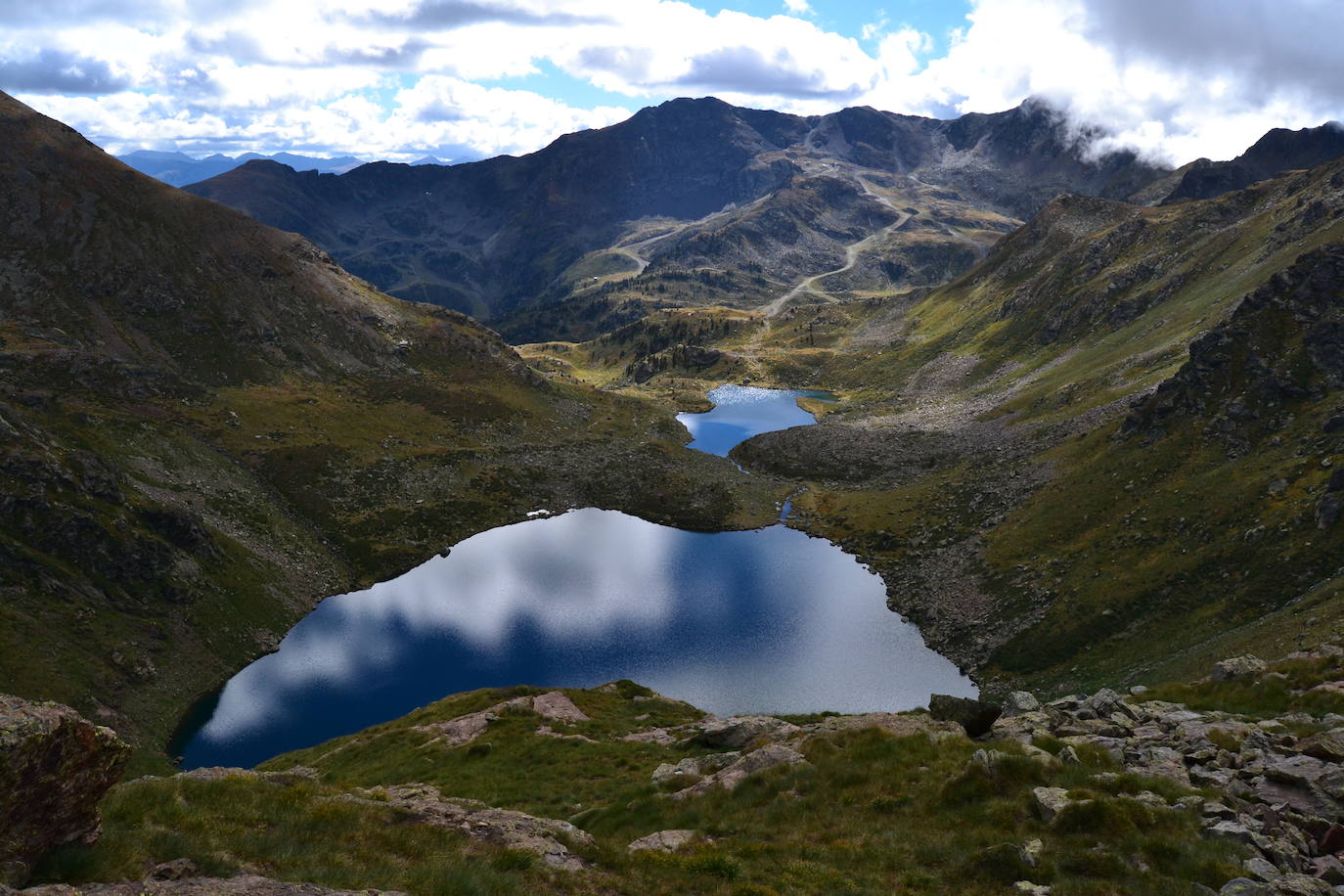 Estanys de Tristaina (Andorra) | Los lagos de Tristaina son una de las maravillas de Andorra. Se encuentran en un circo de origen glaciar, a 2.500 metros de altura, en Ordino.