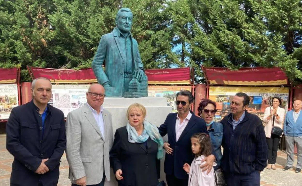 El busto de Félix Arranz, a la entrada del Parque del Mudéjar en el homenaje que se le tributó el pasado domingo. 