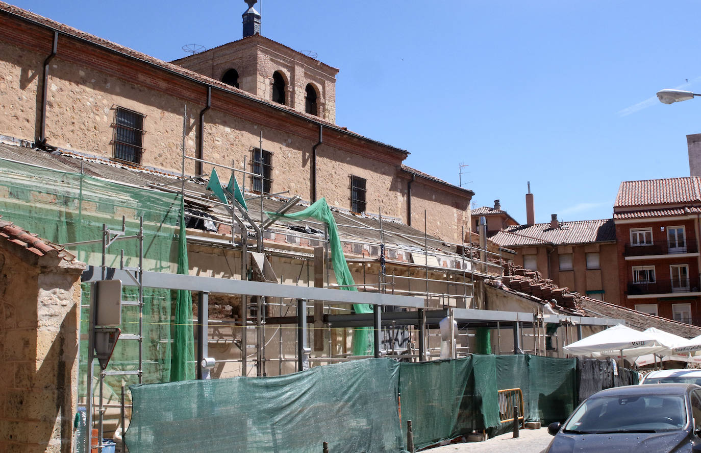 Exterior de las obras de la iglesia de Santa Eulalia.