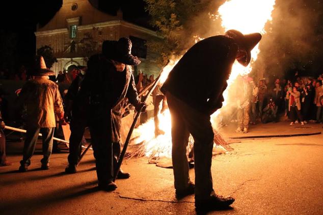 Fotos: La procesión Cívica de El Vítor de Mayorga, en imágenes