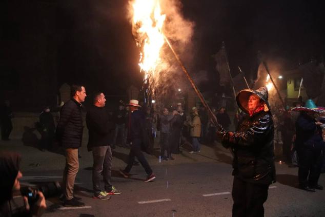Fotos: La procesión Cívica de El Vítor de Mayorga, en imágenes