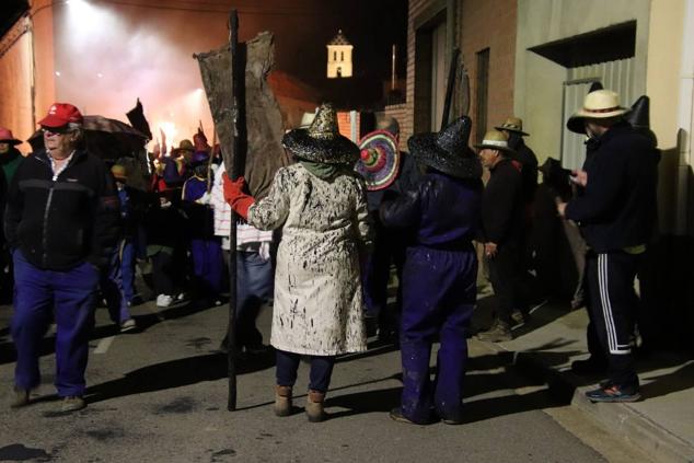 Fotos: La procesión Cívica de El Vítor de Mayorga, en imágenes