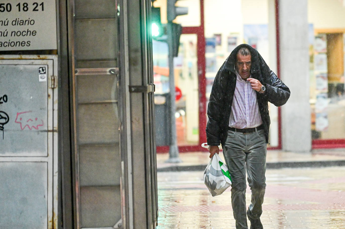 Fotos: La tormenta descarga sobre Valladolid a primera hora de la tarde del jueves