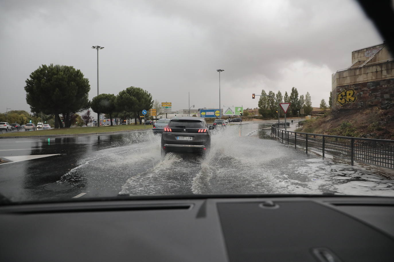 Fotos: La tormenta descarga sobre Valladolid a primera hora de la tarde del jueves