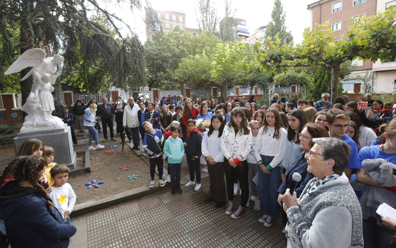 La figura de Mariano Timón de 1953 ha sido restaurada gracias a las aportaciones de las familias. 