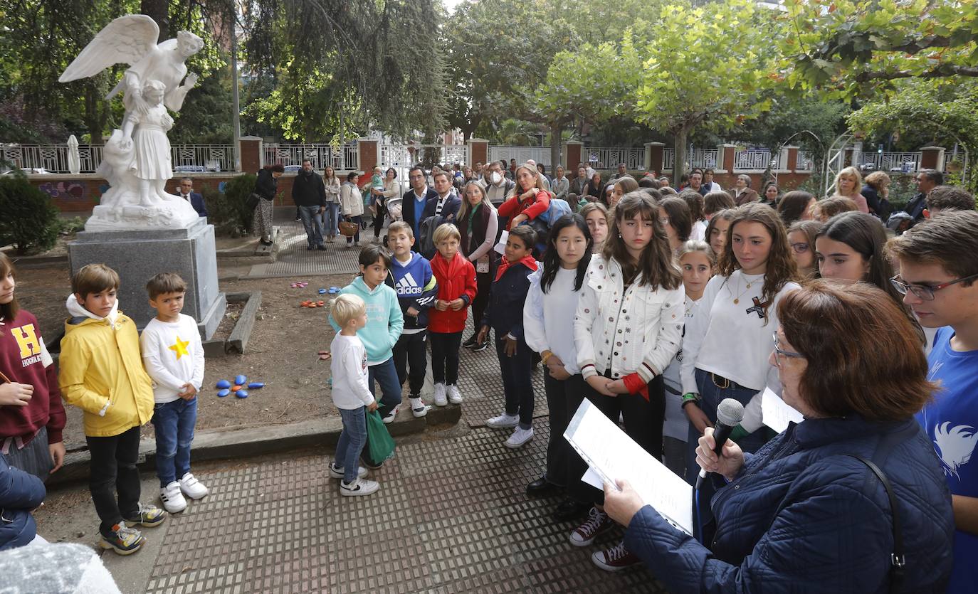 La figura de Mariano Timón de 1953 ha sido restaurada gracias a las aportaciones de las familias. 