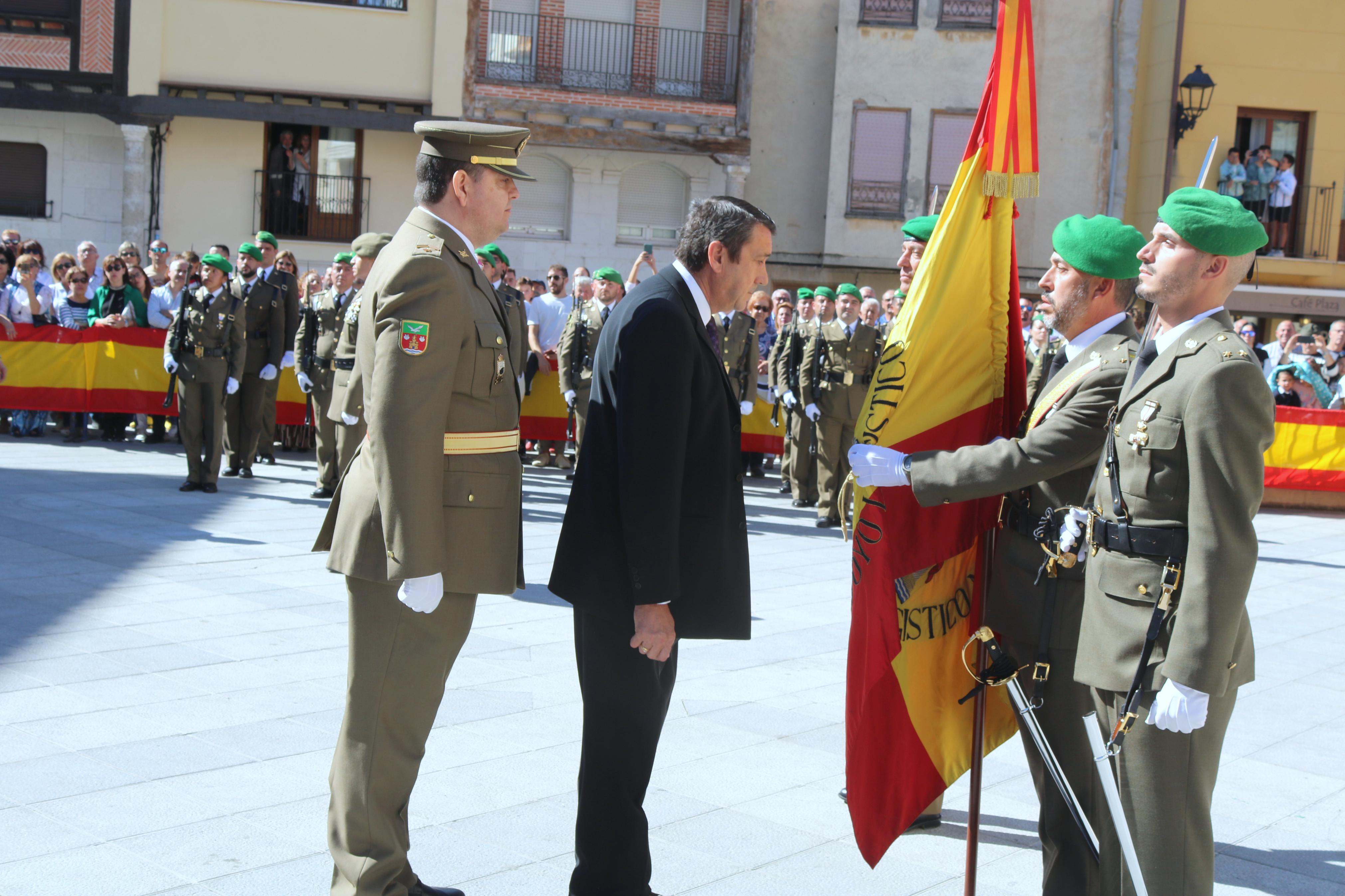 Alrededor de ochenta personas juran ante la Enseña Nacional